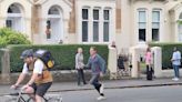 Walking Dead star Andrew Lincoln sprints along Glasgow street as ITV thriller filmed