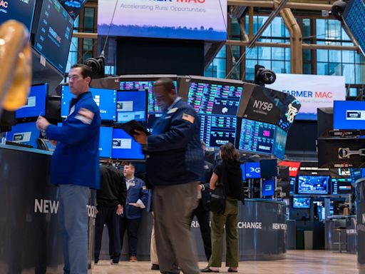 Dow Jones Industrial Average hits 40,000 for the 1st time