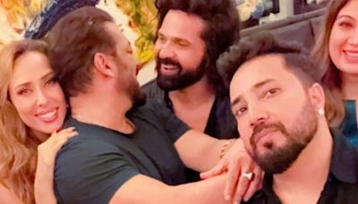 Iulia Vantur holds ‘boyfriend’ Salman Khan close in rare PDA at her birthday bash. See pic