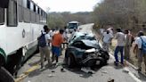 Conductor de taxi por aplicación choca y mueren sus 5 pasajeros en NL