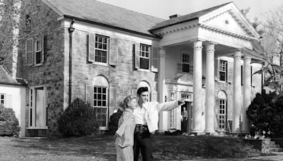 A judge blocks the foreclosure sale of Elvis' Graceland, after his heir alleges fraud