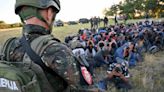 Migrantes detenidos en Serbia cerca de frontera con Hungría