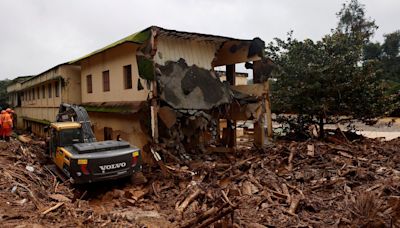 Wayanad landslides: Rahul, Priyanka Gandhi to visit Wayanad today; Kerala CM Vijayan to chair all-party meet| 10 updates | Today News