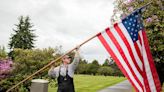 Volunteers place thousands of flags by veterans’ graves in Lynnwood | HeraldNet.com