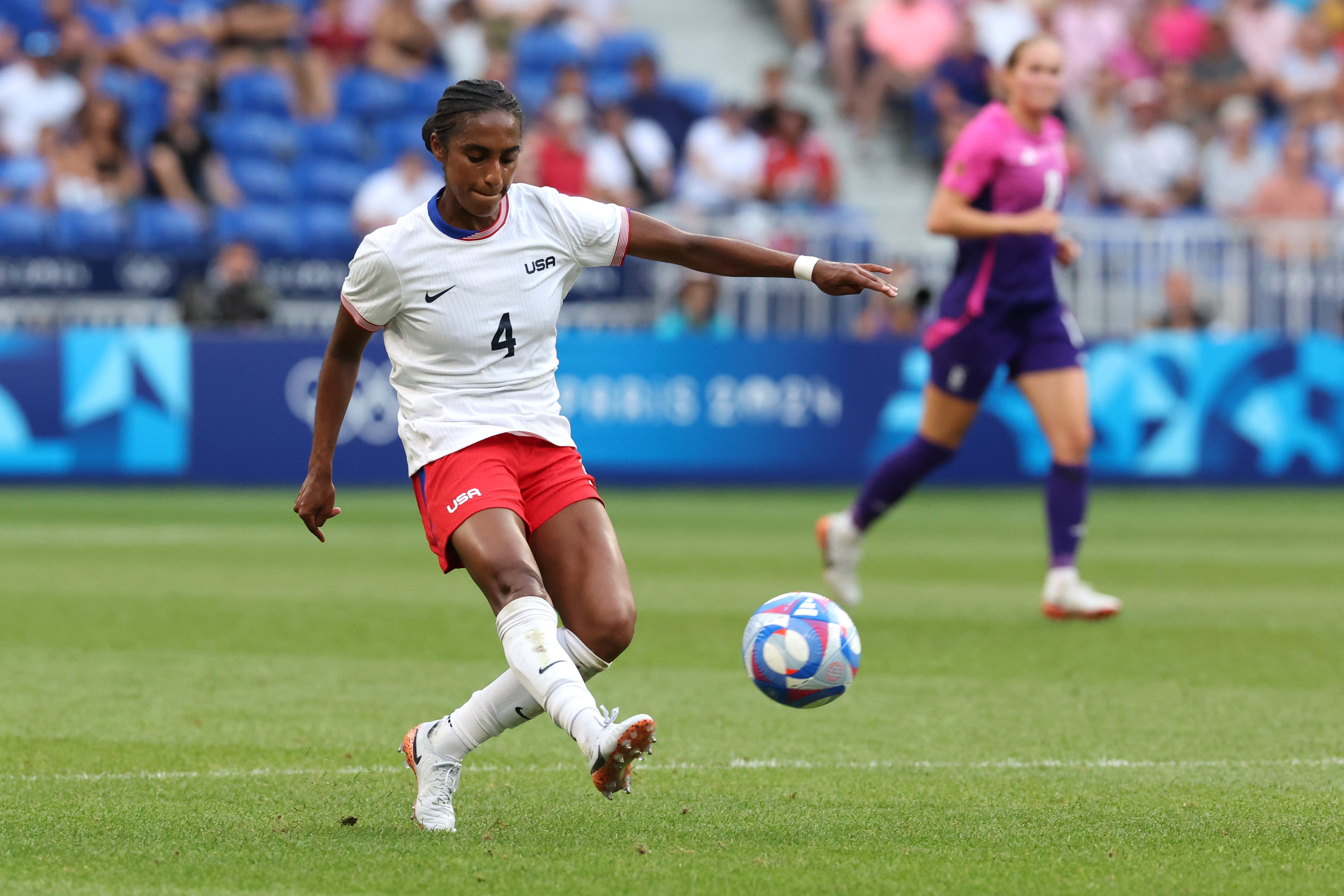 Social media reacts to Naomi Girma's performance in USWNT win vs. Germany