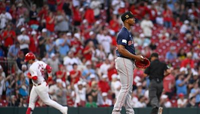 Red Sox under .500 after giving up season-high 10 runs to Cardinals