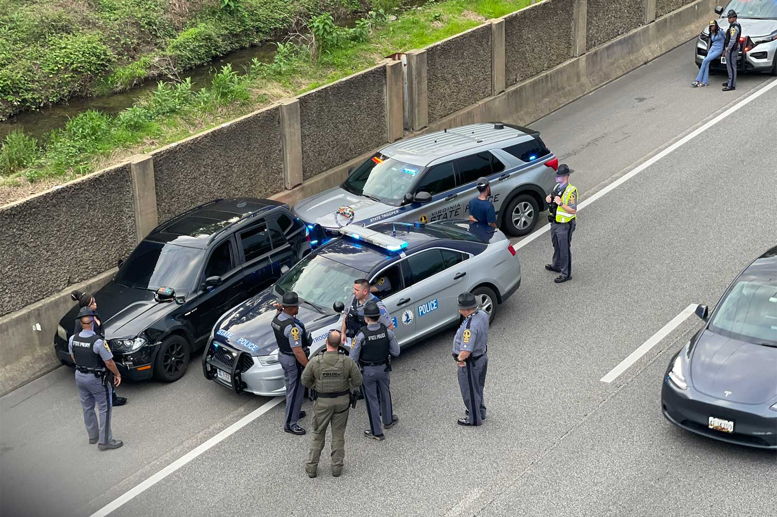Police chase ends on I-66 in Arlington after Fairfax store theft | ARLnow.com