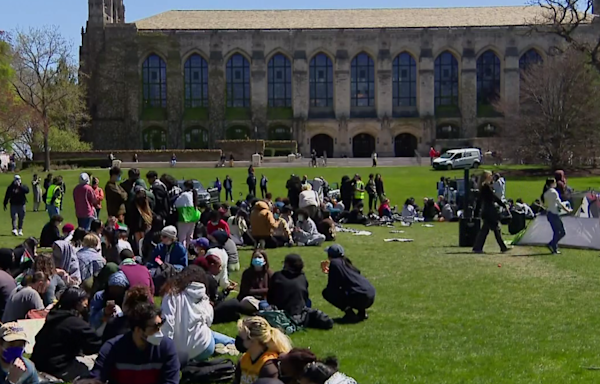 University of Chicago students hold pro-Palestinian rally, demand divestment from Israel