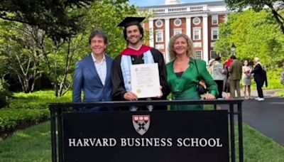 La emoción de Ariel Rodríguez Palacios porque su hijo se graduó en Harvard: “Estamos orgullosos”