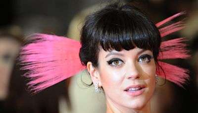 Singer Lily Allen weighed in on an age-old airline debate, saying she flies first class, but her kids go coach