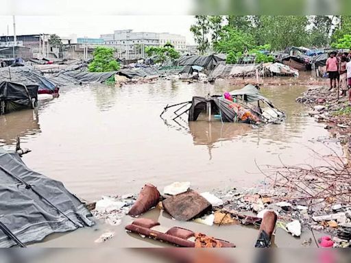 Ludhiana MC Installs Temporary Floodgates on Buddha Nullah to Prevent Flooding | Ludhiana News - Times of India