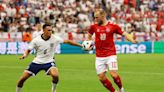 Soccer-England's Alexander-Arnold experiment is not working