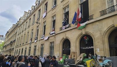 Policía desaloja a manifestantes propalestinos de universidad de élite en París