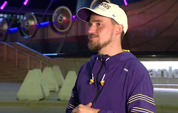 Vikings superfan from Arizona returns to Minnesota for home opener