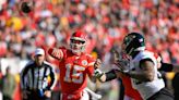 Chiefs beat Jaguars as Mahomes throws for 4 TDs; Smith-Schuster in concussion protocol