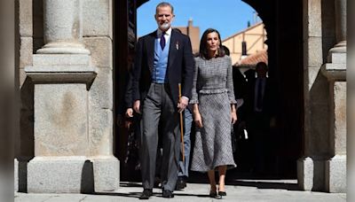 Gut angezogen wie immer: König Felipe und Königin Letizia von Spanien bei einer Preisverleihung in Madrid. (the/spot)