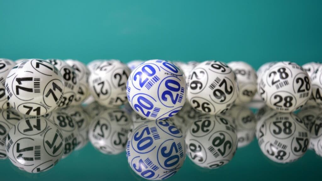 If You Win The Lottery, Here's What Suze Orman Suggests You Do: Take The Cash Or Lifetime Annuity?