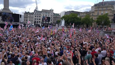 Thousands join Tommy Robinson march in London