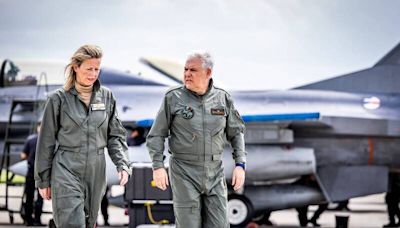 荷蘭今秋將援烏首批F-16戰機 11架訓練機先駐羅馬尼亞 - 自由軍武頻道