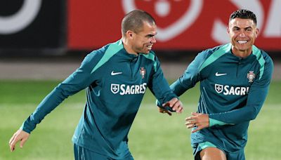 Cristiano Ronaldo y Pepe, interminables en Portugal