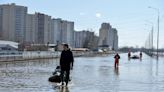 Las inundaciones dan tregua a Oremburgo, pero empeora la situación en otras dos regiones rusas