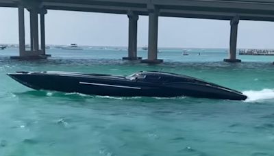 This Corvette Boat Leaves The Authorities Eating Sea Spray