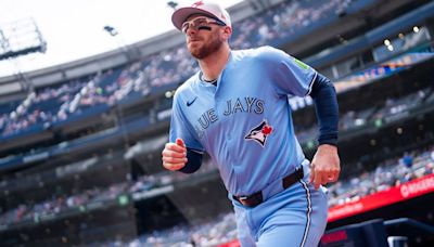 Boston adquiere al cátcher Jansen, de Blue Jays