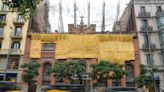 El edificio modernista del Museu Tàpies muta su "piel" gracias al ghanés Attukwei Clottey