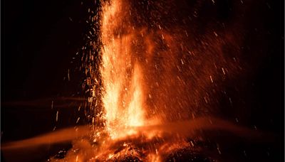 Massive U.S. Volcano Erupts and Lights Up the Night Sky Like Fireworks