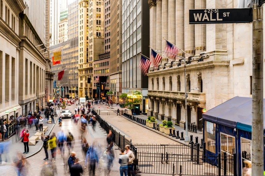 Wall Street Rebounds After Selloff, VIX Falls, Dollar Surges Against Yen: What's Driving Markets Tuesday? - Airbnb (NASDAQ:ABNB)