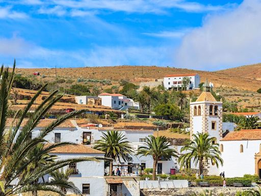 The town that's the 'oldest in the Canary Islands' and feels just like Santorini