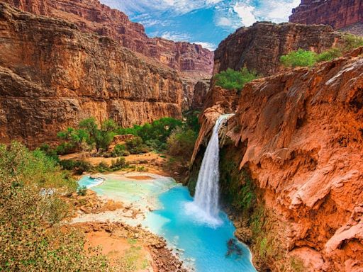 Woman airlifted out of the Grand Canyon as dozens of hikers get sick from unnamed illness