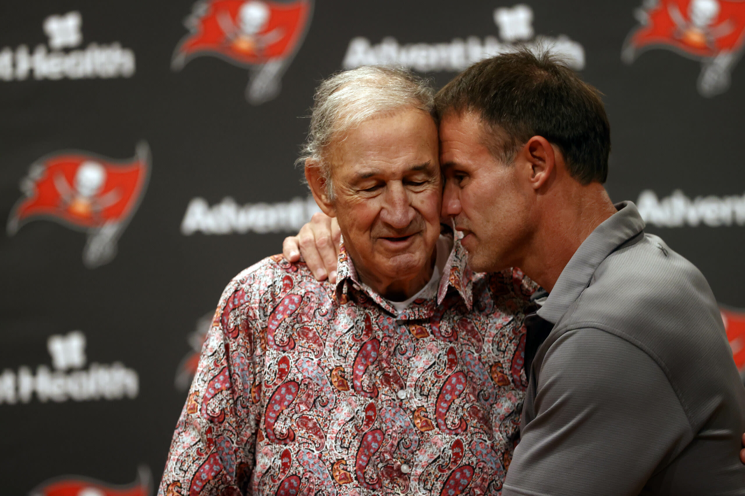 The football world continues to pay tribute to Monte Kiffin