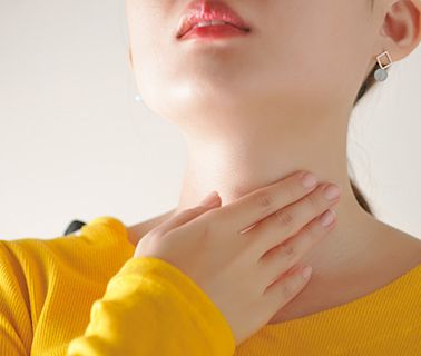 喉嚨經常卡卡不適，該怎麼辦？
