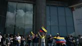 Miles de opositores salen a las calles para pedir recuento de votos en Venezuela