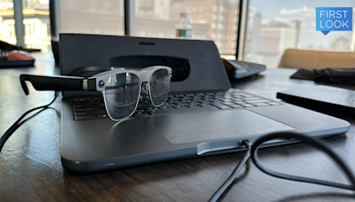 A new computer uses AR glasses to create a 100-inch virtual workspace
