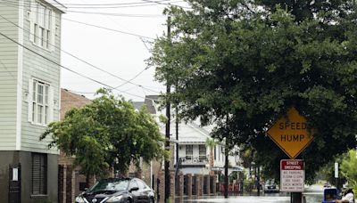 El huracán Debby golpea al sudeste de Estados Unidos: seis muertos, inundaciones y masivos cortes de energía