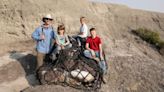 美國3學童野外遠足 意外發現6700萬年前極罕見幼年暴龍化石 有助研究暴龍成長歷程 | am730