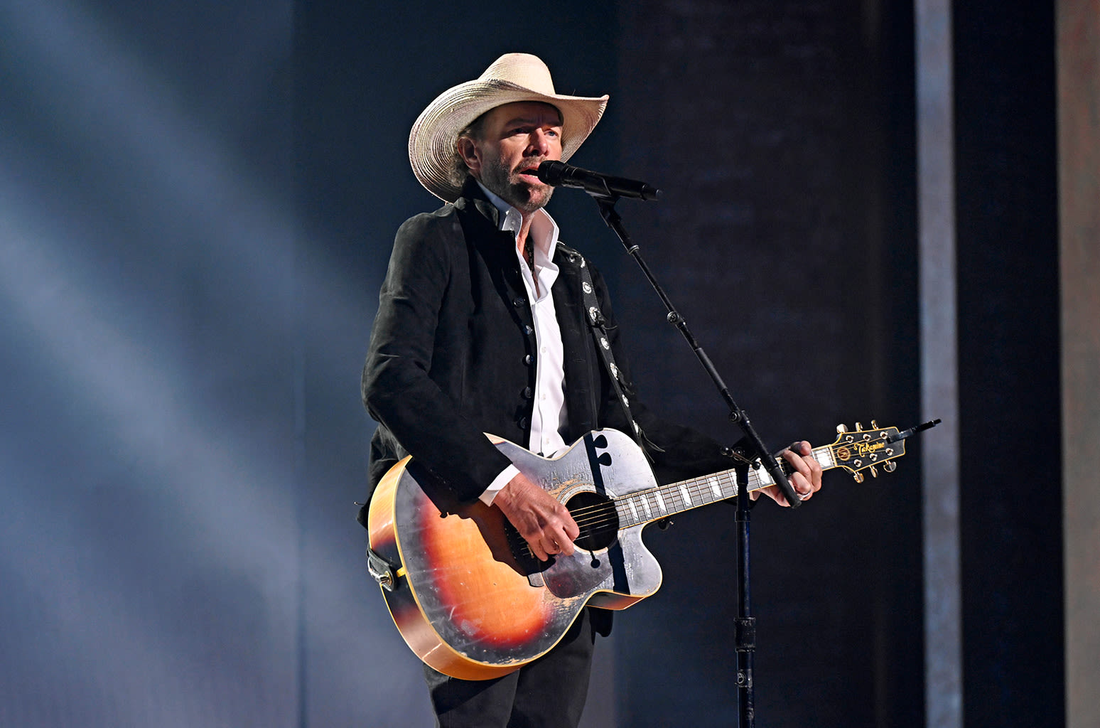 Toby Keith’s Daughter Krystal Accepts His Honorary Degree From University of Oklahoma