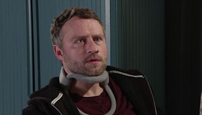 Corrie's Peter Ash flooded with support as he announces huge news ahead of exit
