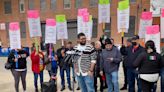 Trabajadores de 'Foxtrot' en Chicago protestan tras el cierre de las tiendas