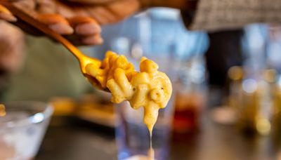 Keep This In Mind For The Smoothest Mac And Cheese Sauce Ever