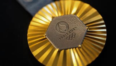 Oro, plata y… ¿hierro? Las medallas olímpicas de París tendrán un trozo de la Torre Eiffel