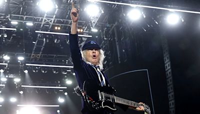 AC/DC Achieve Their First Diamond-Certified Song in US with “Thunderstruck”