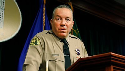 Former Sheriff Villanueva to file $25-million lawsuit over county's ‘Do Not Rehire’ label