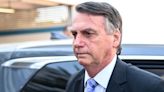 La policía de Brasil confisca el pasaporte a Bolsonaro en medio de la investigación por "intento de golpe de Estado"