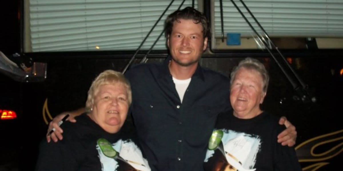 Superfan attends 50th Blake Shelton concert