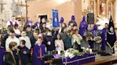 El vía crucis infantil en Viesques, en imágenes