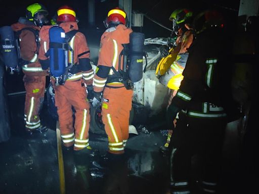 Veinte vehículos afectados por el incendio de un concesionario de Quart