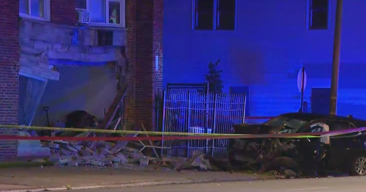 Wrong-way driver strikes car before crashing into building on Chicago's South Side